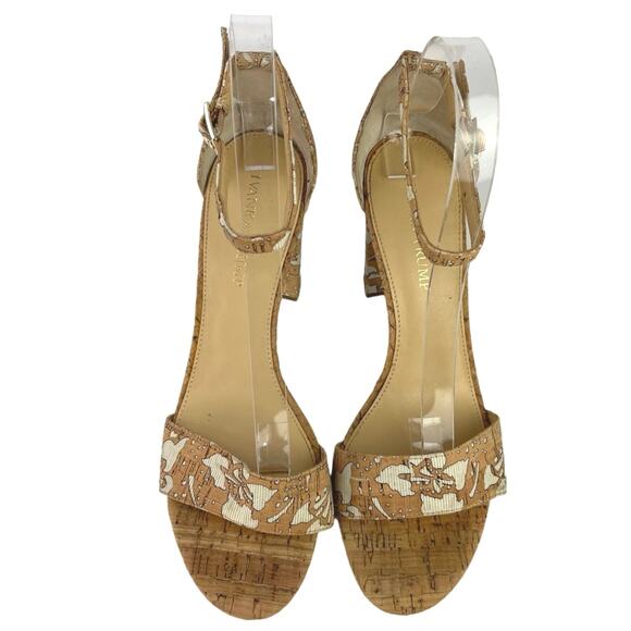 Ivanka Trump Beige Tan Open Toe Ankle Strap Buckle Block High Heels Sandals 9M - Picture 3 of 6